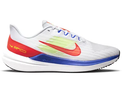 NIKE MEN'S NIKE AIR WINFLO 9 SNEAKERS IN WHITE/BRIGHT CRIMSON/RACER BLUE