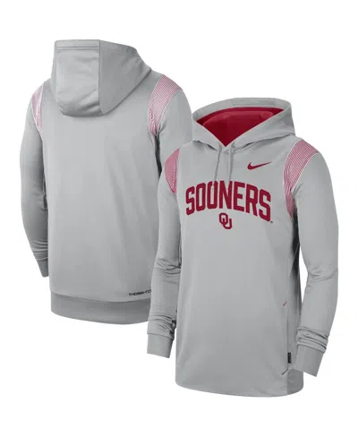 NIKE MEN'S NIKE GRAY OKLAHOMA SOONERS 2022 GAME DAY SIDELINE PERFORMANCE PULLOVER HOODIE