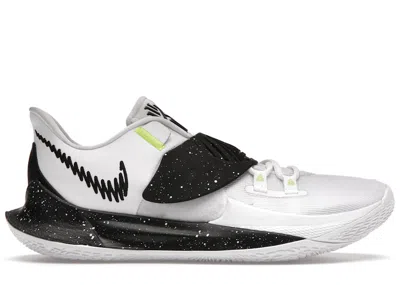 NIKE MEN'S NIKE KYRIE LOW 3 TEAM SNEAKERS IN WHITE/BLACK