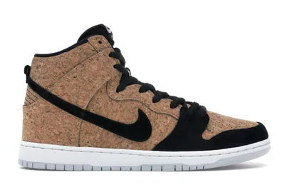 NIKE MEN'S NIKE SB DUNK HIGH CORK SNEAKERS IN BLACK/HAZELNUT