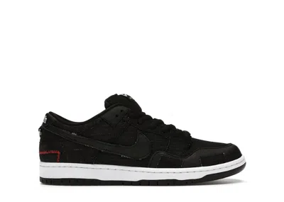 NIKE MEN'S NIKE SB DUNK LOW WASTED YOUTH SNEAKERS IN BLACK/RED