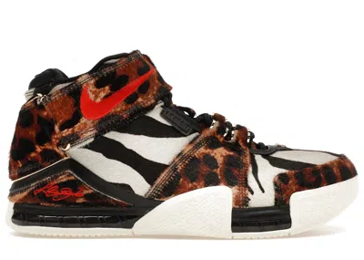 NIKE MEN'S NIKE ZOOM LEBRON 2 LX BEAST SNEAKERS IN MAPLE/UNIVERSITY RED/BLACK