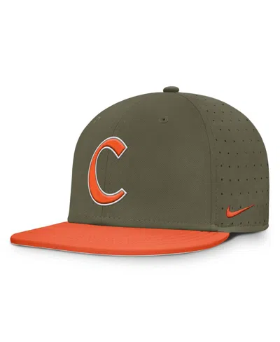 NIKE MEN'S OLIVE CLEMSON TIGERS ON-FIELD DUGOUT TRUE PERFORMANCE FITTED HAT