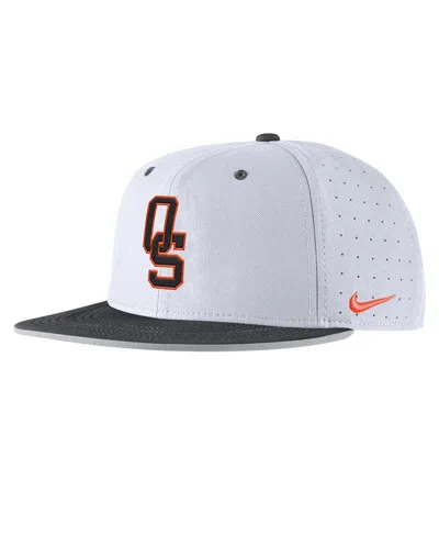 NIKE MEN'S WHITE OKLAHOMA STATE COWBOYS ON-FIELD TRUE PERFORMANCE BASEBALL FITTED HAT