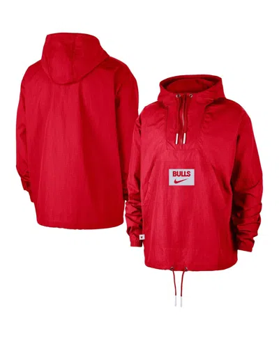NIKE MEN'SÂ RED CHICAGO BULLS COURTSIDE PREMIUM CLUB ANORAK QUARTER-ZIP PULLOVER HOODIE