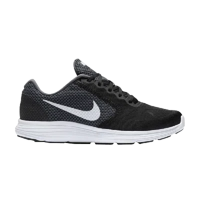 NIKE REVOLUTION 3