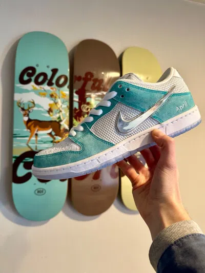 NIKE NIKE SB DUNK LOW PRO QS APRIL SKATEBOARDS TURBO GREEN SIZE 10