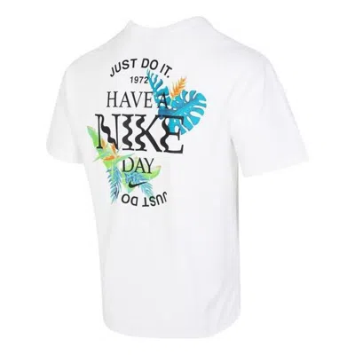 NIKE Nike Sportswear Premium Essential Pocket T-Shirt 'White'