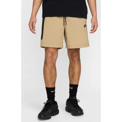 NIKE NIKE SPORTSWEAR TECH WOVEN SHORTS