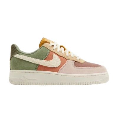 NIKE NIKE WMNS AIR FORCE 1 '07 LX 'OIL GREEN TERRA BLUSH' FZ3782-386