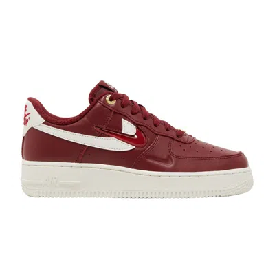NIKE WMNS AIR FORCE 1 '07 PREMIUM 'HISTORY OF LOGOS - TEAM RED'