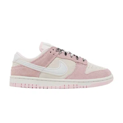 NIKE WMNS DUNK LOW LX 'PINK FOAM'