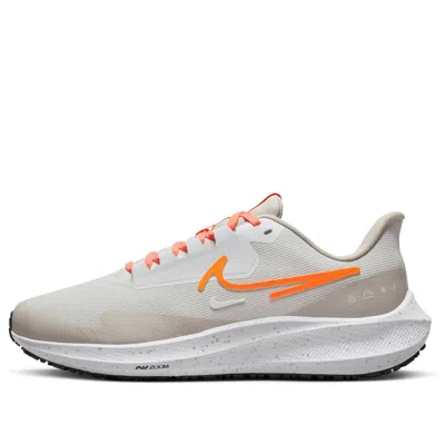 NIKE (WMNS) Nike Air Zoom Pegasus 39 Shield 'Light Grey Orange'