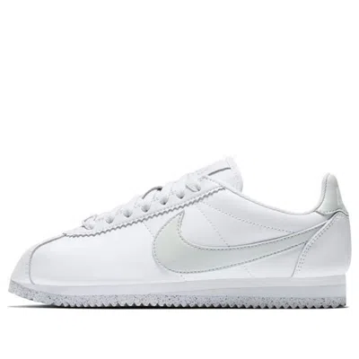 NIKE (WMNS) Nike Classic Cortez Flyleather 'White Light Silver'