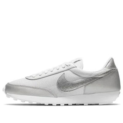 NIKE (WMNS) Nike Daybreak 'Metallic Silver'