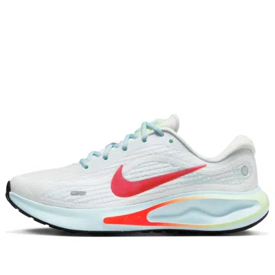 NIKE (WMNS) Nike Journey Run 'Summit White Bright Crimson'