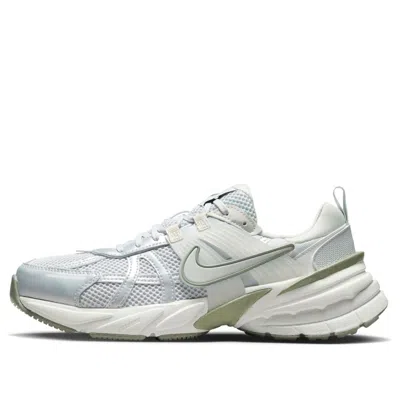 NIKE (WMNS) Nike V2K Run 'Photon Dust Light Silver'