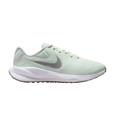 NIKE WMNS REVOLUTION 7 WIDE 'BARELY GREEN METALLIC SILVER'