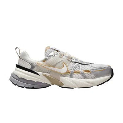 NIKE WMNS V2K RUN 'KHAKI METALLIC SILVER'