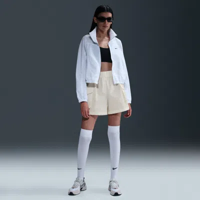 NIKE WOMEN'S  SPORTSWEAR ESSENTIAL WOVEN HIGH-WAISTED 5" CARGO SHORTS