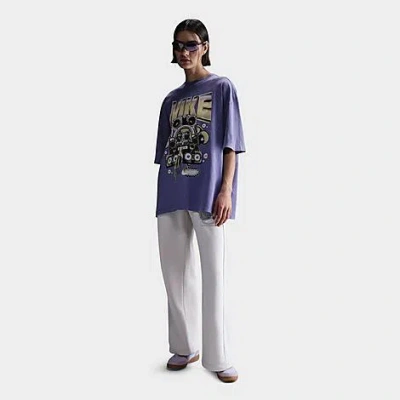 NIKE WOMEN'S SPORTSWEAR OVERSIZED GRAPHIC T-SHIRT