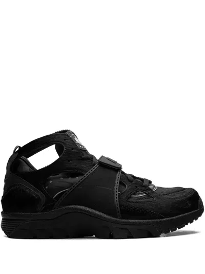 NIKE X TRAINER HUARACHE "BLACK PONY" SNEAKERS