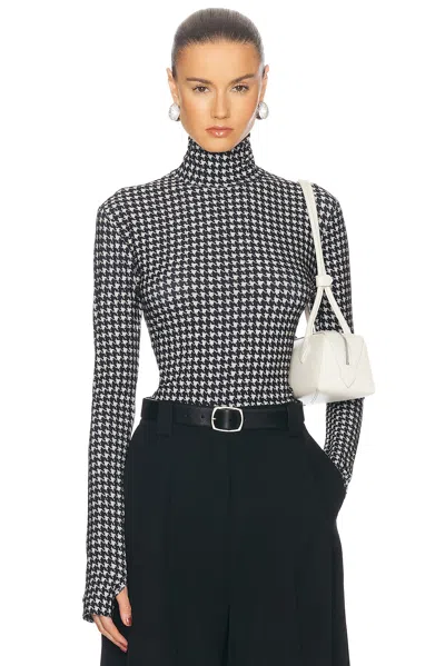 NORMA KAMALI SLIM FIT LONGSLEEVE TURTLENECK TOP