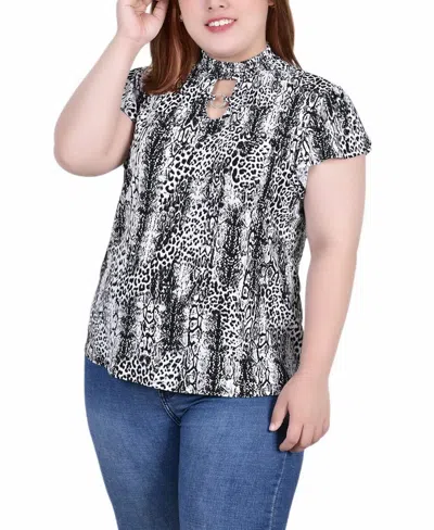 NY COLLECTION PLUS SIZE SHORT FLUTTER SLEEVE MOCK NECK TOP