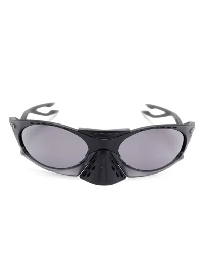 OAKLEY PLANTARIS SUNGLASSES