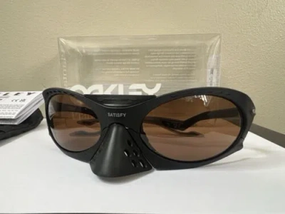 OAKLEY OAKLEY PLANTARIS X SATISFY SUNGLASSES MATTE BLACK PRIZM BRONZE 100% AUTHENTIC