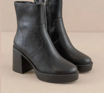OASIS SOCIETY WOMEN'S ALEXANDRA PLATFORM BOOTIE IN BLACK