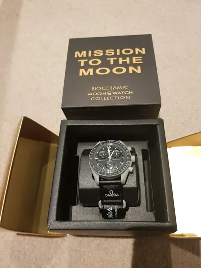 OMEGA SWATCH X OMEGA MISSION TO THE MOON MOONSHINE GOLD MOON EDITION