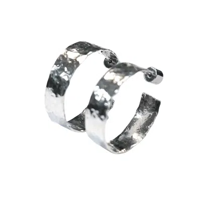 OOLO LONDON WOMEN'S WINDY BLUSTERY DAY LARGE HAMMERED HOOPS IN SILVER
