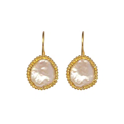 OPIUM JEWELS WOMEN'S GOLD / WHITE FRESHWATER PEARLS WITH SERATED GOLD EDGING