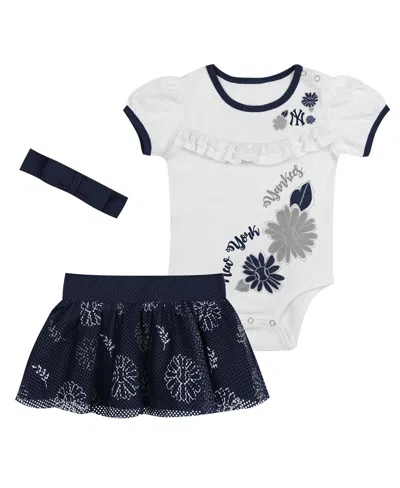 OUTERSTUFF INFANT 3-PIECE WHITE NEW YORK YANKEES SWEET CATCHER HEADBAND AND SKIRT SET