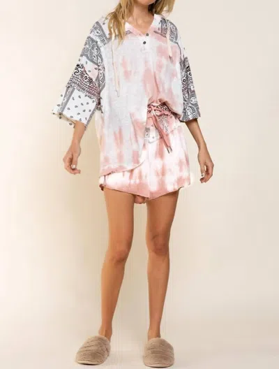 POL PAISLEY MIXED PRINT TOP IN PINK/BLACK