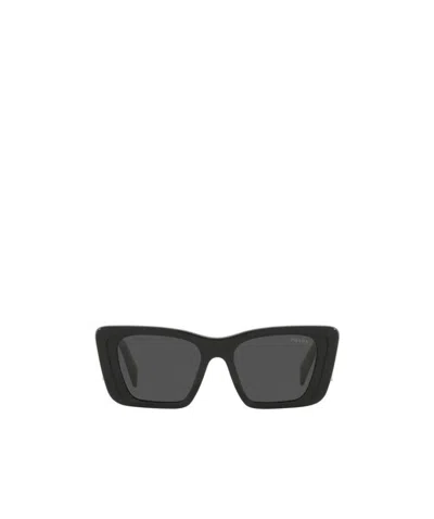 PRADA PRADA EYEWEAR CAT-EYE FRAME SUNGLASSES