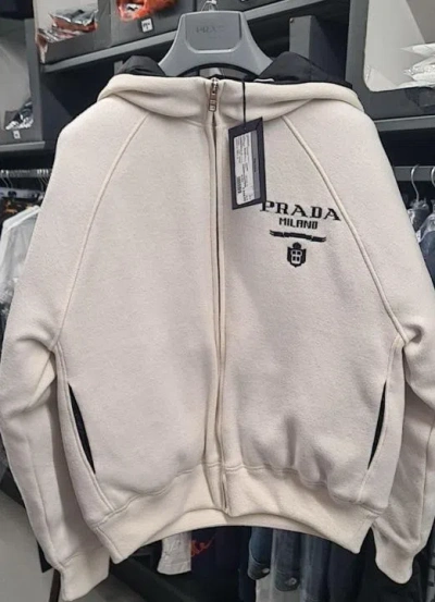 PRADA LOGO-DETAIL HOODED JACKET