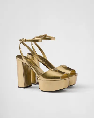 PRADA PLATEAUSANDALEN AUS METALLIC-LEDER