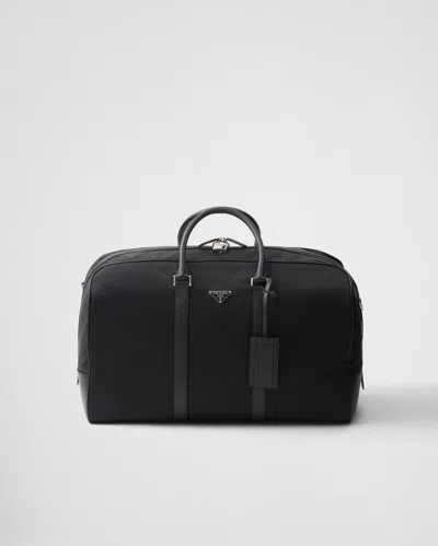 PRADA WEEKENDER AUS RE-NYLON UND SAFFIANO-LEDER
