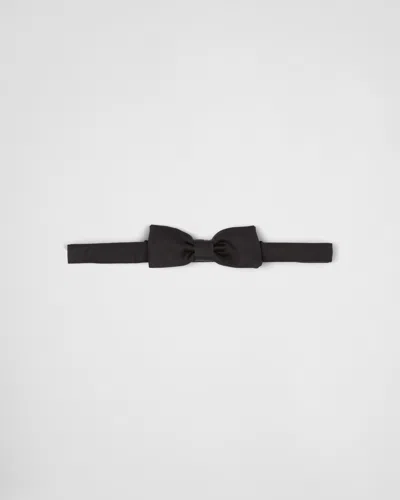 PRADA FLIEGE AUS SATIN