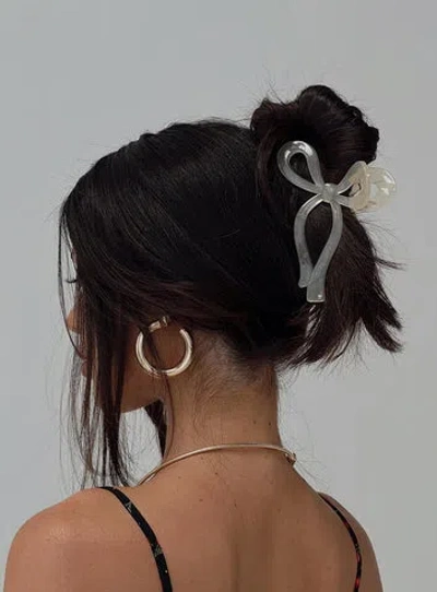 PRINCESS POLLY WITH A BOW HAIR CLIP