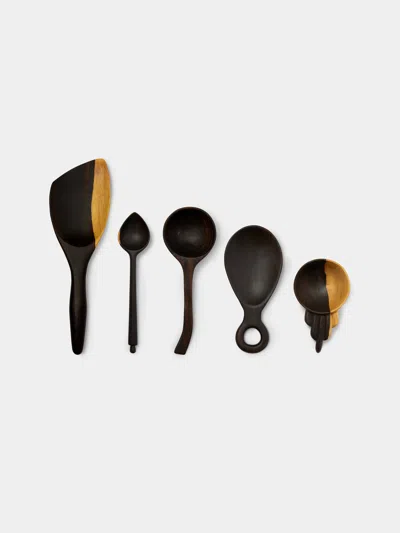 QÄSA QÄSA CARVERS HAND-CARVED BLACKWOOD SERVING UTENSILS (SET OF 5)