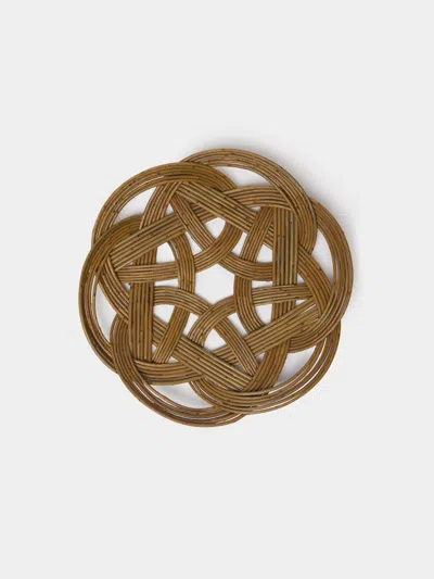 RACHEL BOWER HANDWOVEN WILLOW CELTIC KNOT ROUND TRAY (11IN/28CM)