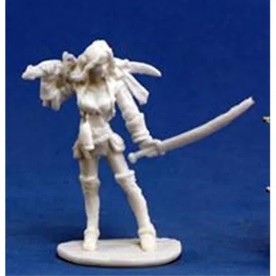 REAPER MINIATURES 77131 BONES - FINAELA- FEMALE PIRATE