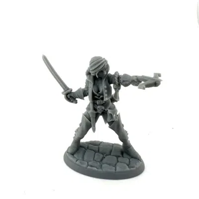 REAPER MINIATURES LEGENDS DAMARIS & FEMALE DUSKWARDEN MINIATURES