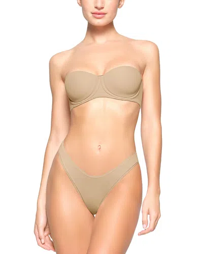 SKIMS FITS EVERYBODY STRAPLESS BRA