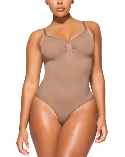 SKIMS SEAMLESS SCULPTED BRIEF BODYSUIT