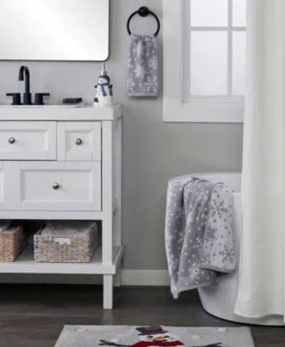 SKL HOME SCATTERED SNOWFLAKE JACQUARD COTTON BATH TOWELS