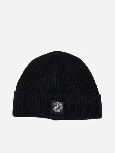 STONE ISLAND LOGO-PATCH WOOL BEANIE